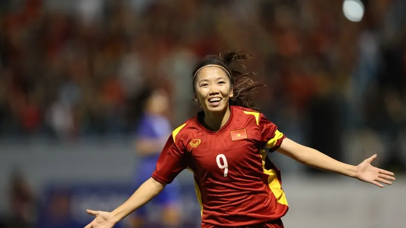 Tiền đạo Huỳnh Như