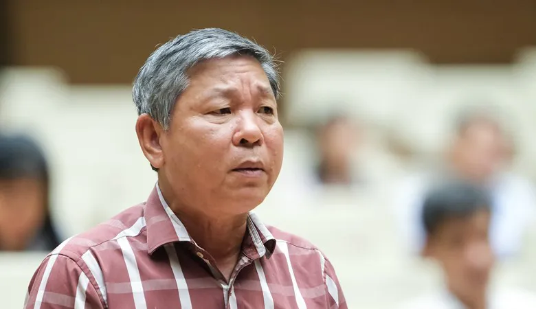 “Cầm vàng, đừng để vàng rơi”