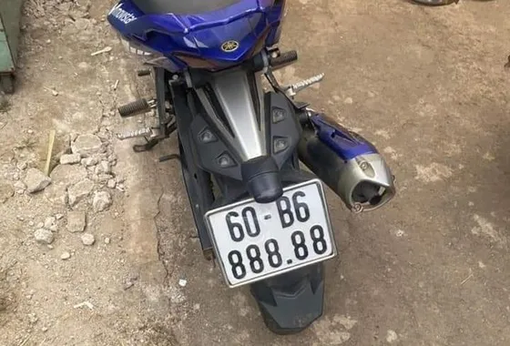 Vụ bấm 4 biển số xe "siêu đẹp": Đình chỉ một Trung úy công an huyện Cẩm Mỹ 