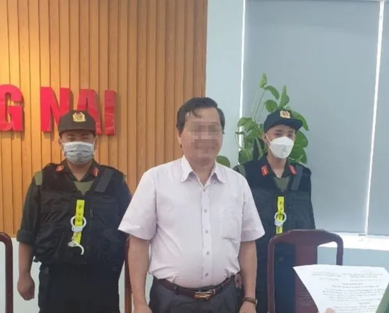 Bắt nguyên Hiệu trưởng Trường Đại học Đồng Nai