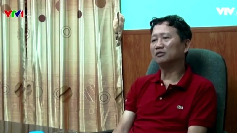 Hình ảnh Trịnh Xuân Thanh ra đầu thú tại Cơ quan An ninh điều tra, Bộ Công an