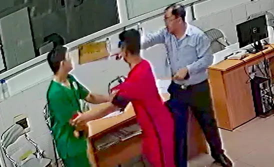 Đề nghị truy cứu trách nhiệm người hành hung bác sĩ tại Bệnh viện 115 tỉnh Nghệ An