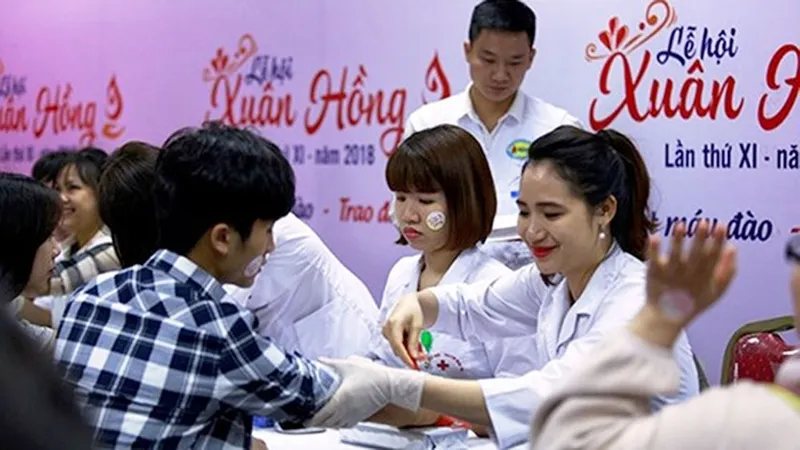 Hàng ngàn người tham dự Lễ hội hiến máu Xuân hồng 2018 