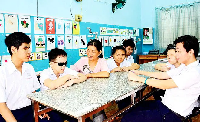 Tuyên dương 63 thầy cô giáo tiêu biểu dạy học sinh khuyết tật