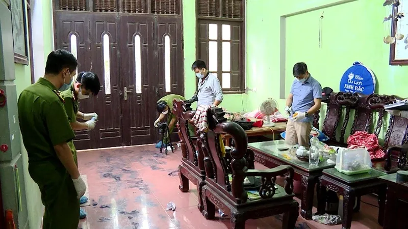 Giữa đêm lẻn vào nhà đâm chết 2 vợ chồng