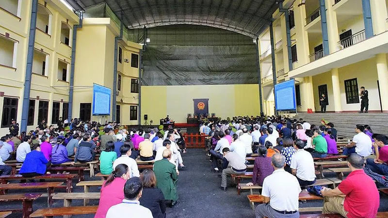 Xét xử “đại án” đánh bạc hàng ngàn tỷ: Thua sạch tiền lừa đảo