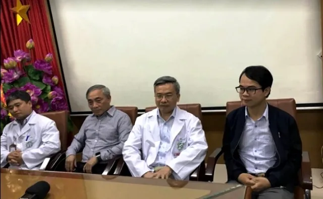 Bệnh viện Bạch Mai họp báo, bác sĩ Phong xin lỗi vì những phát ngôn tại chùa Ba Vàng
