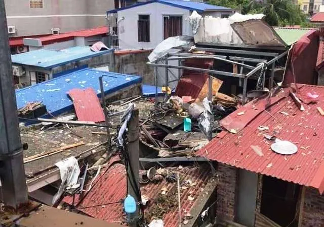 Ngôi nhà bị hư hỏng nặng sau vụ nổ lớn