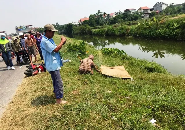 Xe tải mất lái đâm 2 học sinh thiệt mạng và nhiều người bị thương 