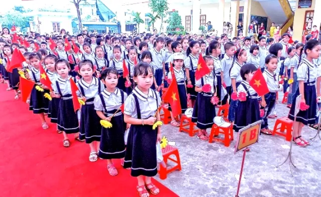 Học phí tiểu học trường công chất lượng cao tại Hà Nội tăng tới 5,5 triệu/tháng 
