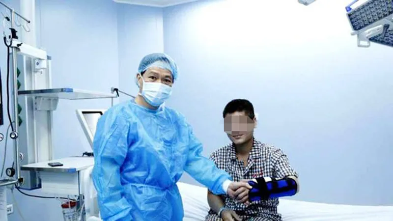 Việt Nam thực hiện ghép tay từ người hiến còn sống