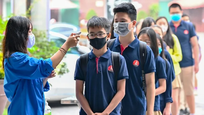 Học sinh Hà Nội trở lại trường ngày 2-3