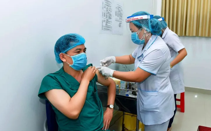 955 người đã được tiêm vaccine Covid-19 chỉ gặp phản ứng thông thường