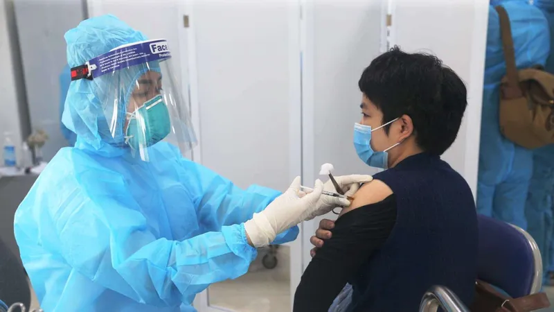 Một trường hợp rét run, co quắp sau tiêm vaccine Covid-19