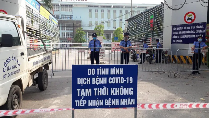 Thông báo của Bệnh viện K ở các cổng ra vào. Ảnh: Bộ Y tế