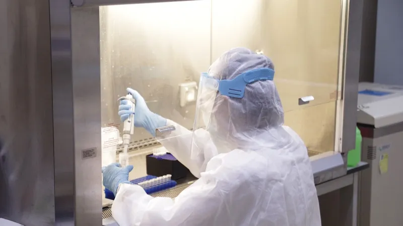 Việt Nam phát hiện đột biến gene ở virus B.1.167.2 của Ấn Độ, nguy hiểm hơn 