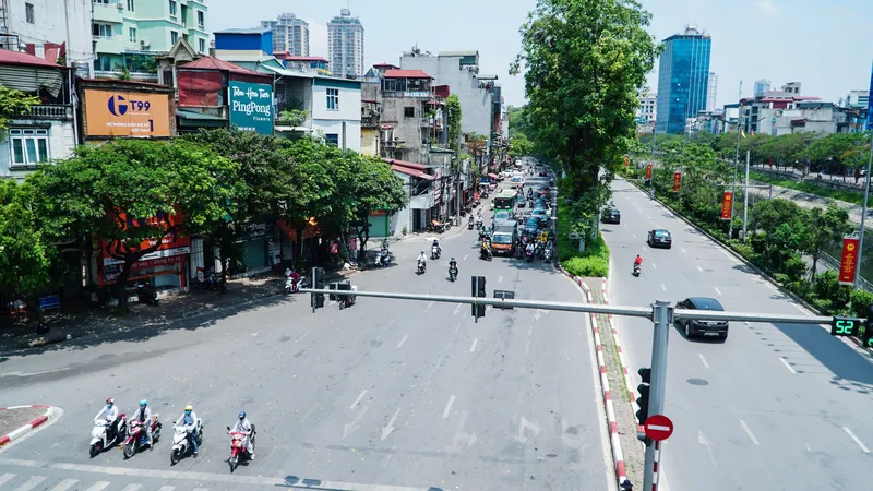 Vật vã với nắng nóng gay gắt 