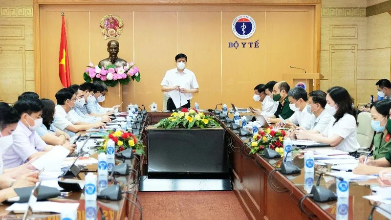 Bộ trưởng Bộ Y tế: Không được lãng phí một liều vaccine Covid-19 nào