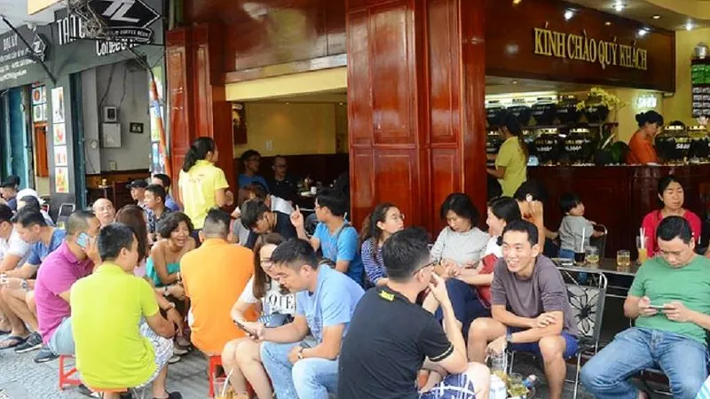 Hà Nội dừng tất cả hoạt động không thiết yếu, xử nghiêm việc tụ tập đông người