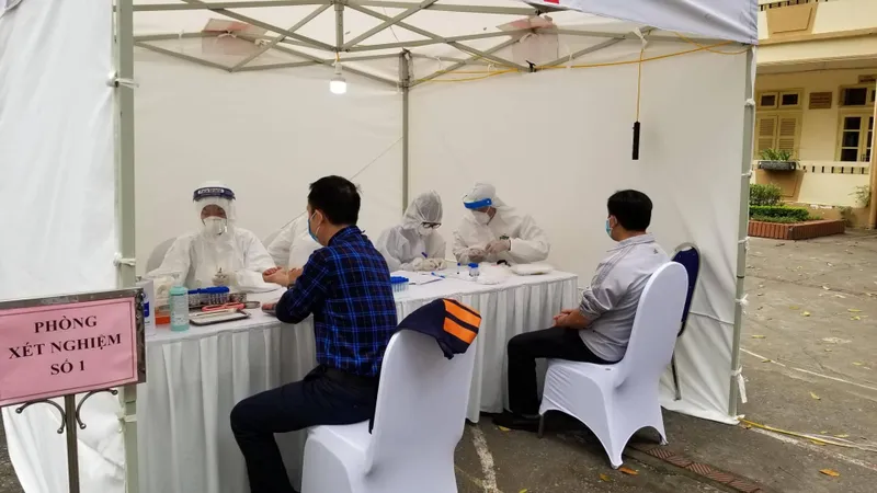 Đến sáng 26-7, Hà Nội có 751 ca mắc Covid-19, trong đó 457 ca ở cộng đồng