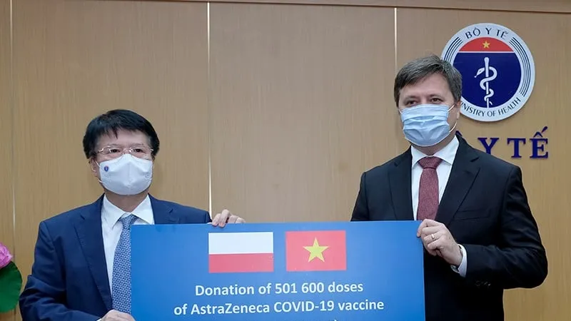  Ba Lan trao tặng Việt Nam hơn 500.000 liều vaccine AstraZeneca