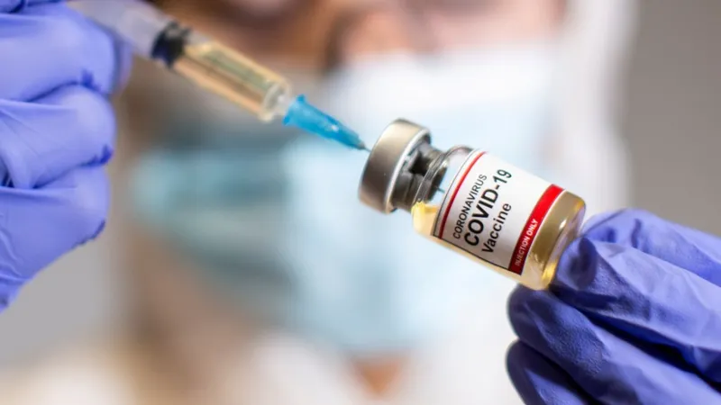  Trẻ từ 12-17 tuổi sẽ tiêm 2 liều vaccine Covid-19 và có thể tiêm ở trường học