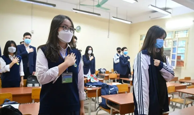Học sinh nhiều khối lớp ở Hà Nội đi học trực tiếp từ ngày 8 và 10-2