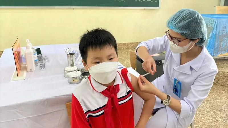 Sáng nay, trẻ em từ 5 tới dưới 12 tuổi bắt đầu được tiêm vaccine Covid-19