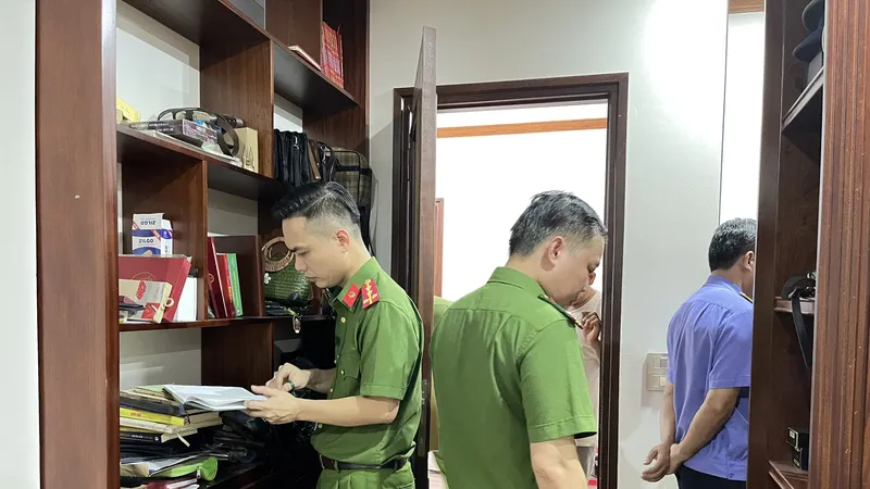 Bắt tạm giam nguyên Trưởng ban Tuyên giáo và 2 nguyên Phó Chủ tịch tỉnh Lào Cai