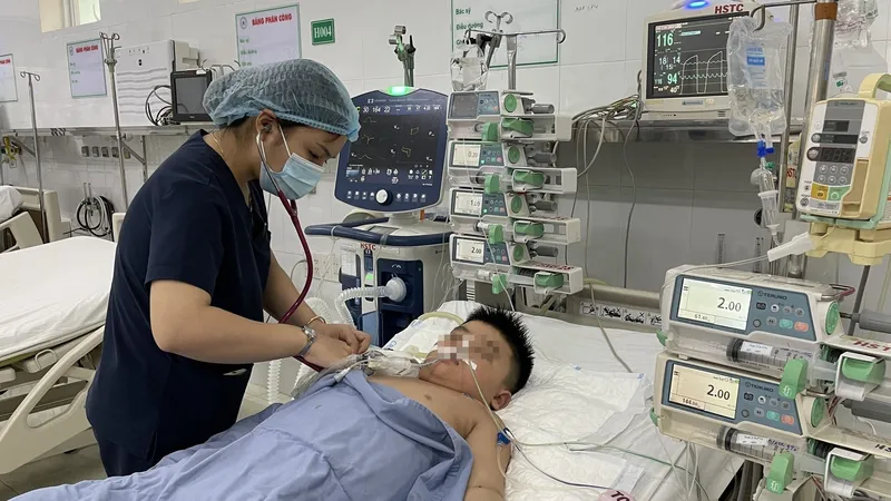 Hơn 2.600 người mắc cúm “trái mùa”, nhiều ca suy hô hấp nhập viện điều trị
