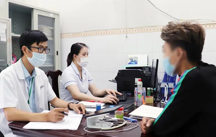 Bộ Y tế phản ứng trước thông tin một số cơ sở, bác sĩ tự nhận chữa khỏi “bệnh đồng tính“
