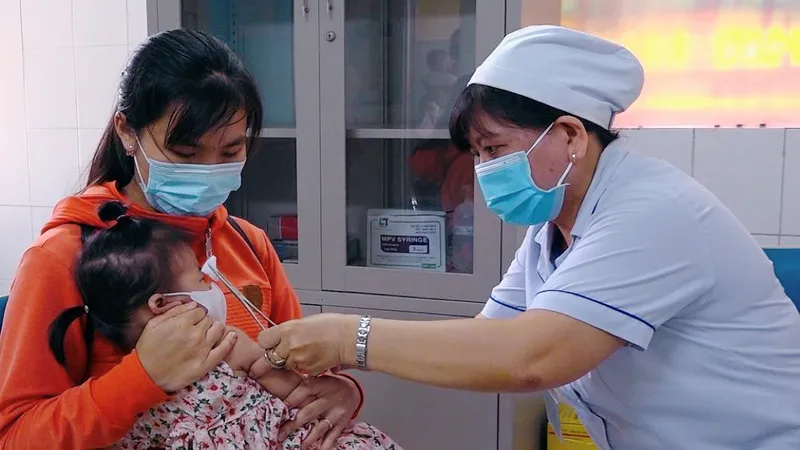 TPHCM thiếu vaccine sởi và DPT cho trẻ, Bộ Y tế nói gì?