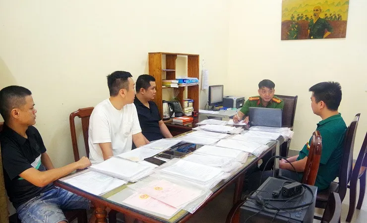 Phá ổ nhóm “tín dụng đen” cho hơn 2.700 người vay nặng lãi