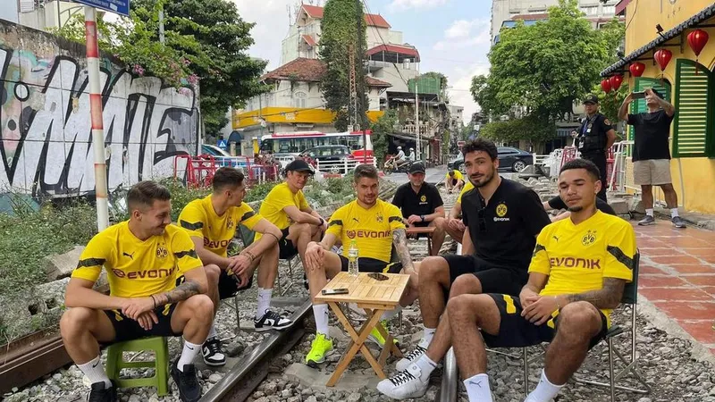 Làm rõ việc một số cầu thủ CLB Borussia Dortmund “check in” ở khu vực bị cấm