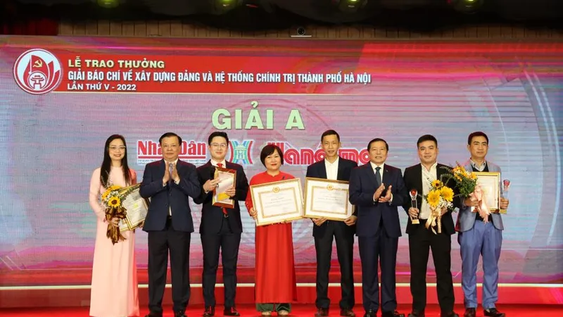 Hà Nội: Trao giải báo chí về xây dựng Đảng và hệ thống chính trị