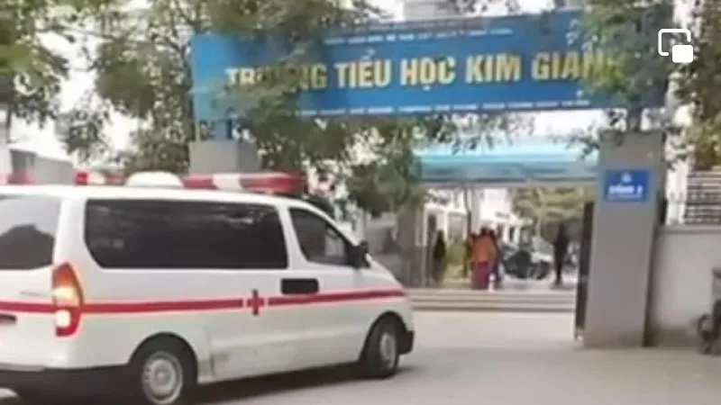 Hàng chục học sinh bị ngộ độc sau khi thăm quan do vi khuẩn tụ cầu vàng 