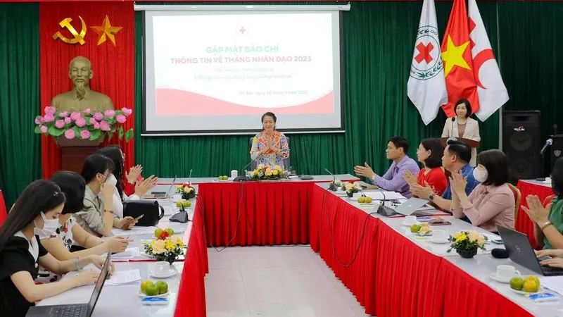 Tháng Nhân đạo năm 2023 phấn đấu giúp đỡ 100.000 địa chỉ nhân đạo