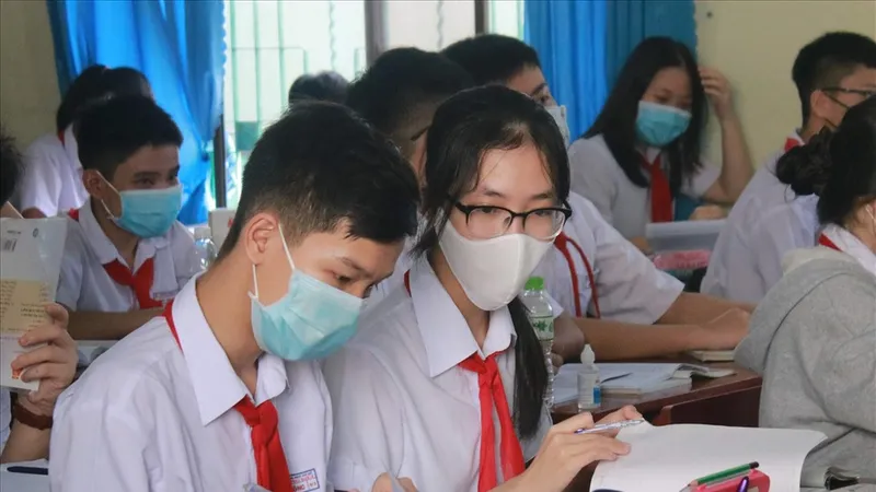 Hà Nội đề xuất dừng hỗ trợ 50% học phí nhưng sẽ thu ở mức sàn với các cấp học 