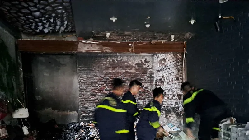 Cháy nhà lúc rạng sáng, 2 cháu bé tử vong