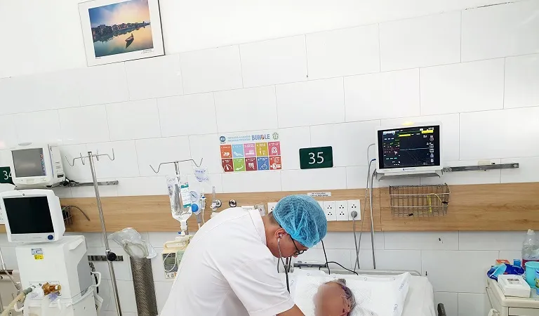 Nhiều người bị ong đốt nguy kịch, bác sĩ chỉ cách ngừa biến chứng nguy hiểm 