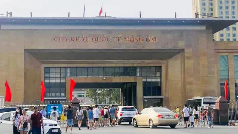 Du khách Việt Nam được tự lái xe cá nhân sang Trung Quốc qua Cửa khẩu Móng Cái