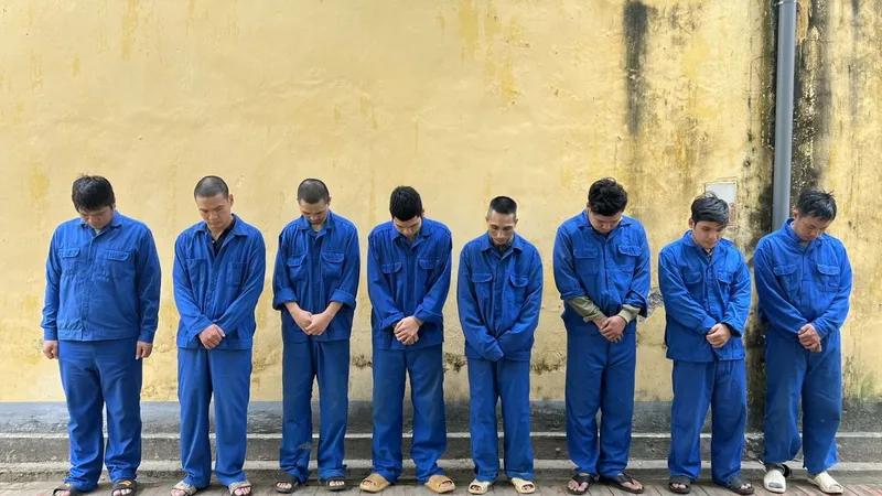 Phá ổ nhóm “đắt bao nhiêu cũng mua, rẻ bao nhiêu cũng bán” lừa đảo hơn 1.000 người