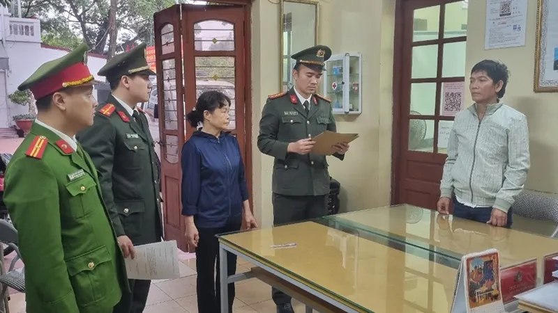 Tàng trữ, sử dụng chất phóng xạ nguy hiểm để phục vụ cờ bạc bịp 