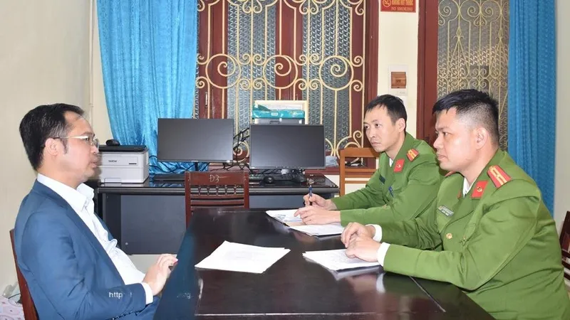 Chủ tịch tập đoàn vàng bạc đá quý đang thụ án vẫn lừa đảo được 8,2 tỷ đồng