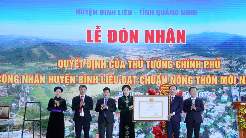 Huyện miền núi, biên giới đầu tiên của cả nước đạt chuẩn nông thôn mới