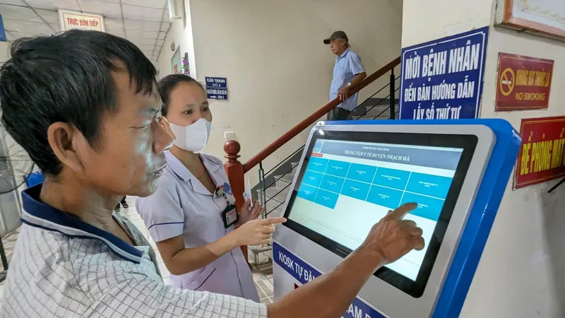 Bộ trưởng Bộ Y tế: Nghiêm túc cắt giảm các thủ tục phiền nhiễu người bệnh, doanh nghiệp