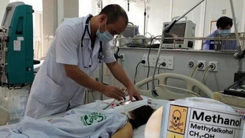 Liên tiếp nhiều người nguy kịch vì ngộ độc rượu, Bộ Y tế chỉ đạo khẩn