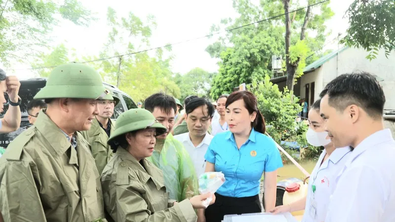 Bảo đảm an toàn tuyệt đối tính mạng, sức khỏe người dân vùng “rốn lũ” của Hà Nội 