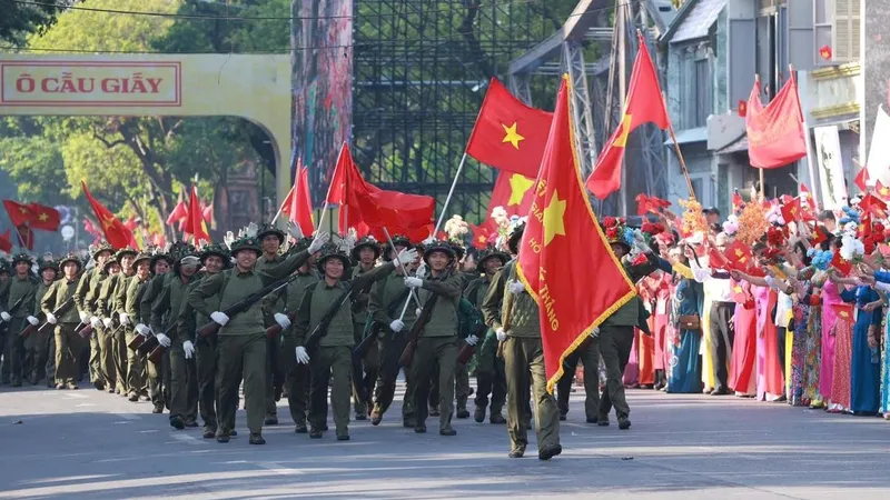 Hào hùng những đoàn quân trùng trùng tiến về “Giải phóng Thủ đô”