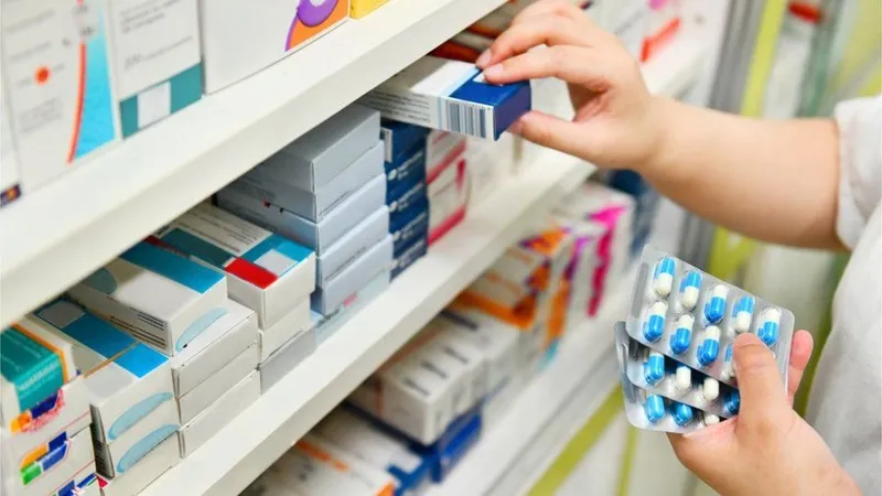 Xử nghiêm các trường hợp thiếu trách nhiệm để thiếu thuốc và thiết bị y tế phục vụ người bệnh